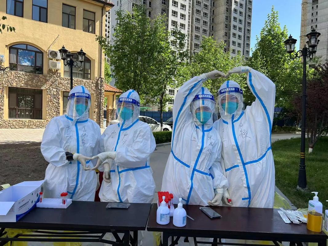 疫情下核酸检测背后：检验人分秒必争、日夜坚守的付出