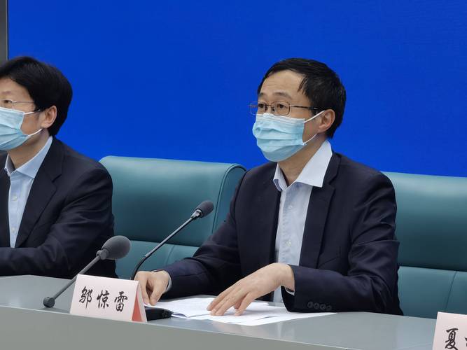 国新办发布会谈疫情防控，奥密克戎下京沪抗疫经验启示