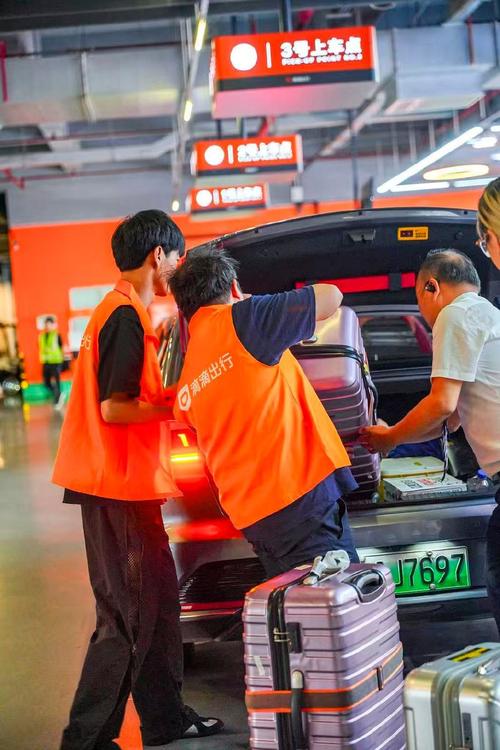 湖北疫情防控转向常态化，交通出行、餐饮等逐步恢复正常