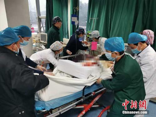 武汉疫情暴露的问题：医疗、公众、物资及认知方面的不足