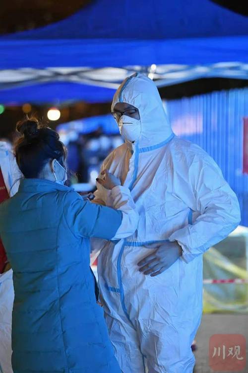 警惕！成都疫情现1传13特殊案例，电梯等场所传播风险大